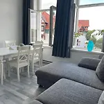 Moderne 4 Mit Bergblick Stadtzentrum Contactless Check-in 아파트 겔든