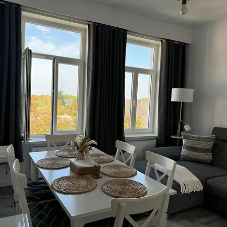 Moderne 4 Mit Bergblick Stadtzentrum Contactless Check-in Lägenhet